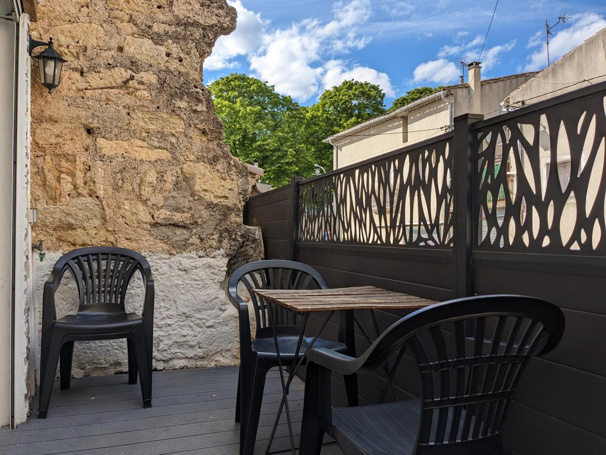 Spacious Town House With Balcony Montagnac  Exterior foto